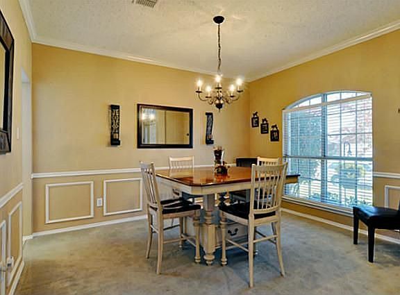 3rd image of 5712 Frio Dr