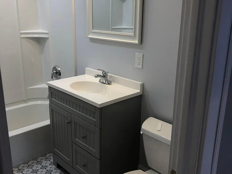 124 Dover Rd — Photo 3