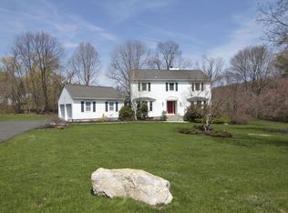 8 Runnymeade Rd, Chappaqua, NY 10514