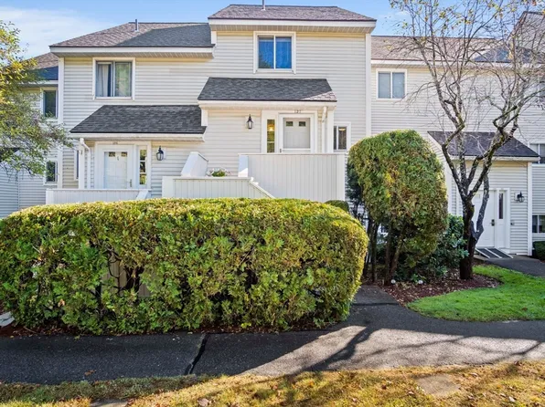 100 Merrimack Ave APT 127, Dracut, MA 01826
