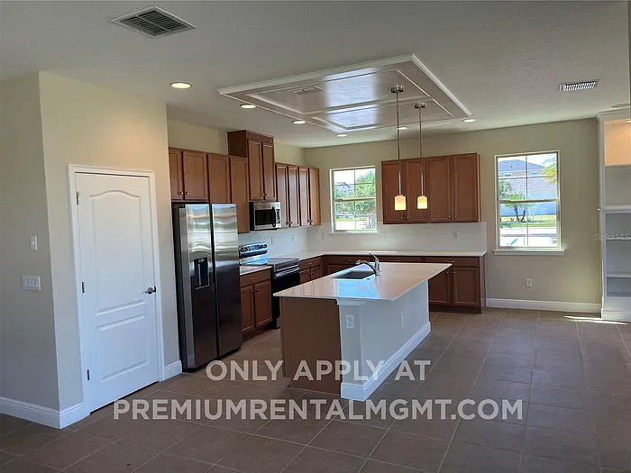 4 bed, 3.0 bath, 2361 sqft, $2,650 — Photo 2
