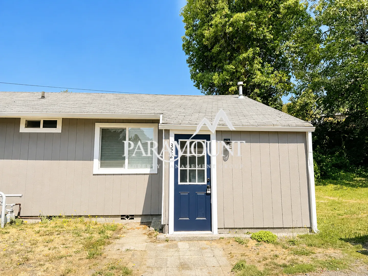 Charming 1 Bed / 1 Bath, Centrally Located! — Photo 2