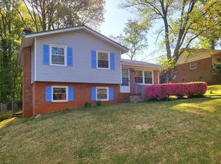 1527 Benbow St, Winston Salem, NC 27106