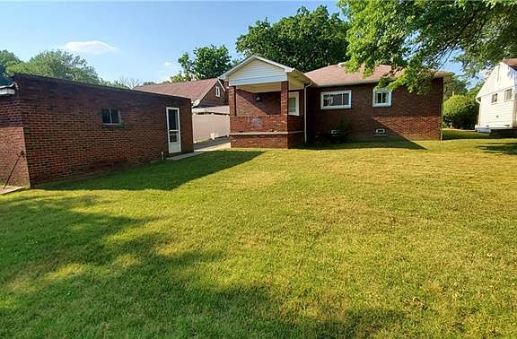 3rd image of 383 Mount Vernon Dr