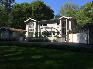 10 Sandringham Rd, Rochester, NY 14610