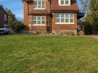 376 King St E, Oshawa, ON L1H 1E2