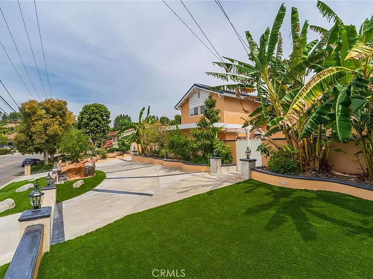 5562 Highland Ave — Photo 49