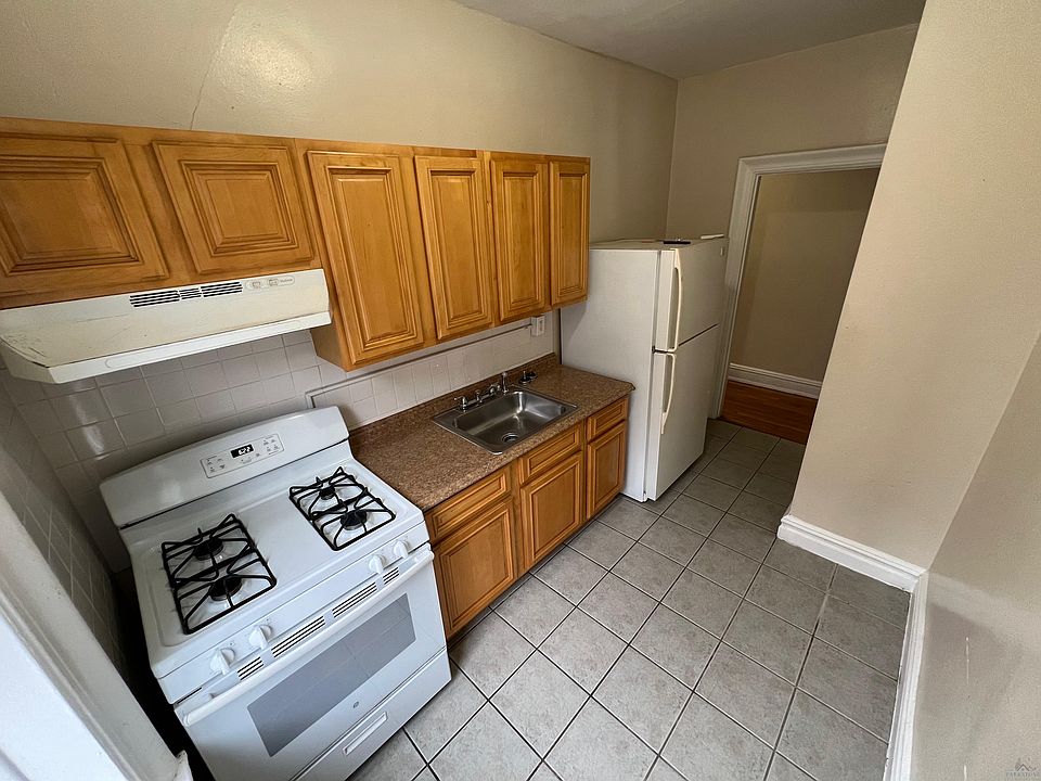 1st image of 26 Sherman Pl #2D