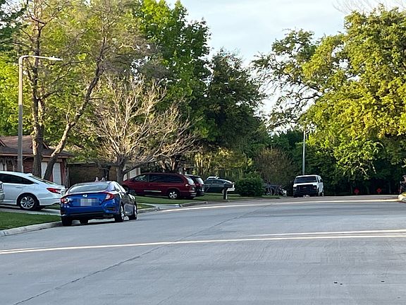 5th image of 4237 Claremont Dr
