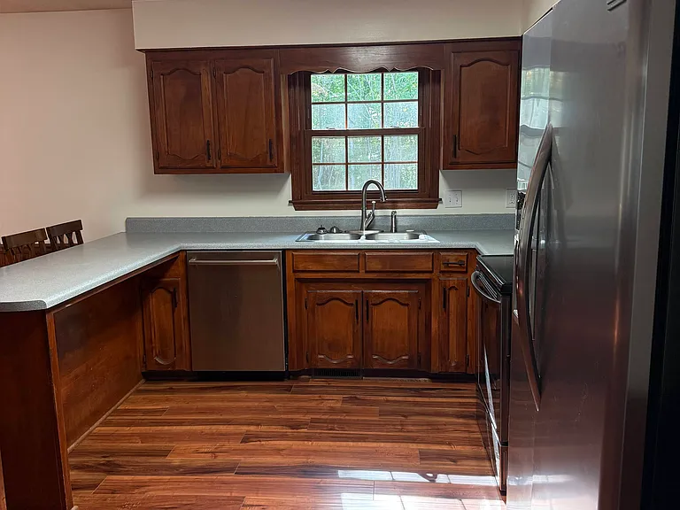 428 Sundown Dr — Photo 5