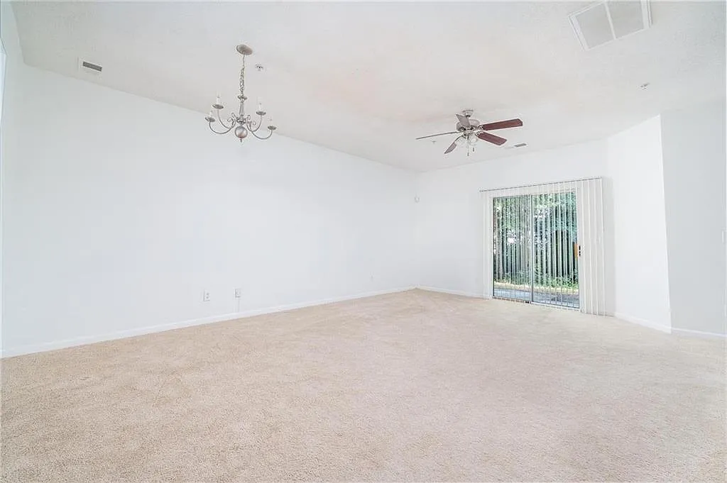 2 bed, 2.5 bath, 1384 sqft, $1,650 — Photo 4