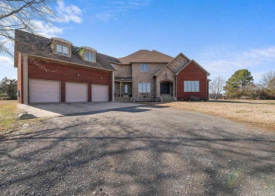 1st image of 198 Rue Dr