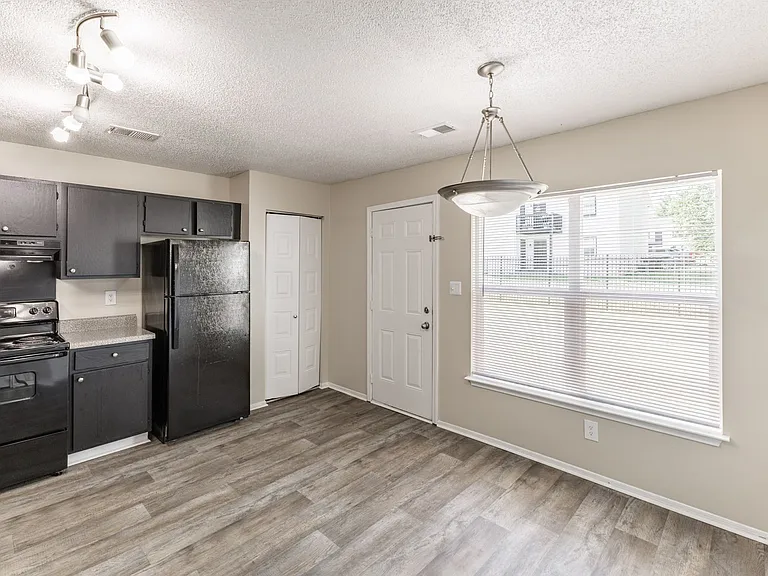 Madison Pines — Photo 20