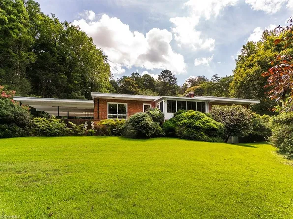 3323 Oliver Hills Rd, Greensboro, NC 27406