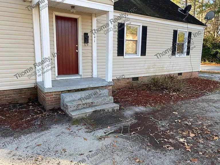 1201 Tarboro St — Photo 2
