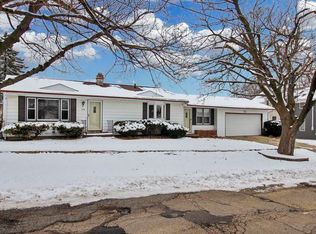 538 W Dewey St, Freeport, IL 61032
