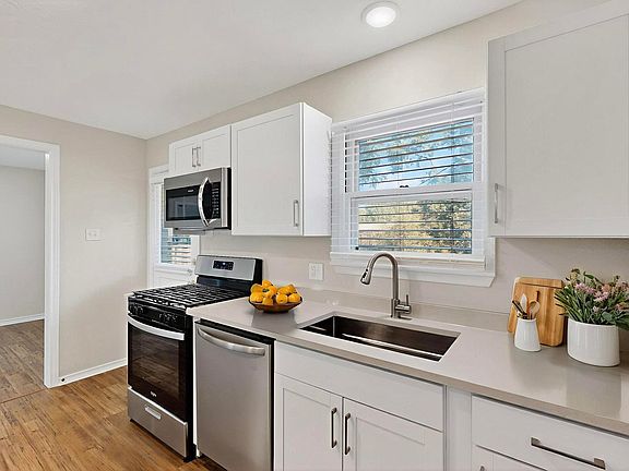 5th image of 2207 Housley Dr