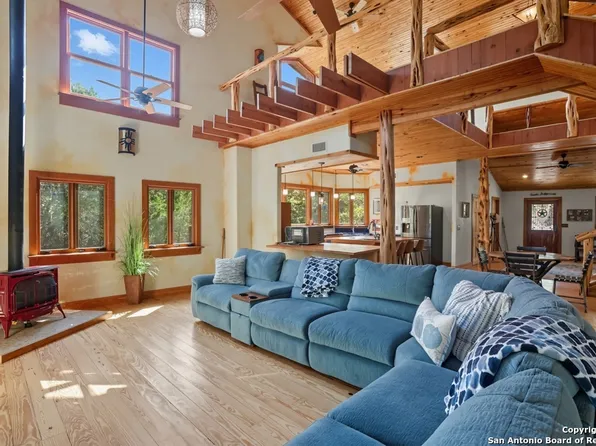 474 Lost Lane, Tarpley, TX 78883