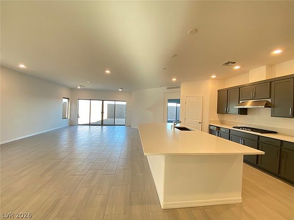 4th image of 8462 Hawks View St