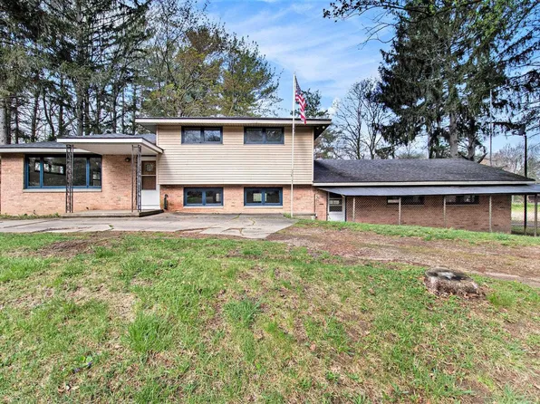 53525 Poppy Rd, South Bend, IN 46628