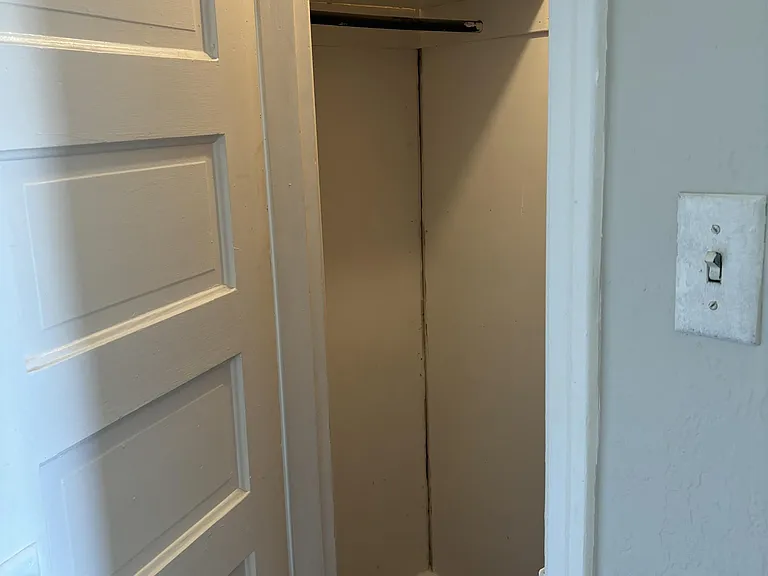 522 NW Inlet Ave #2 — Photo 8