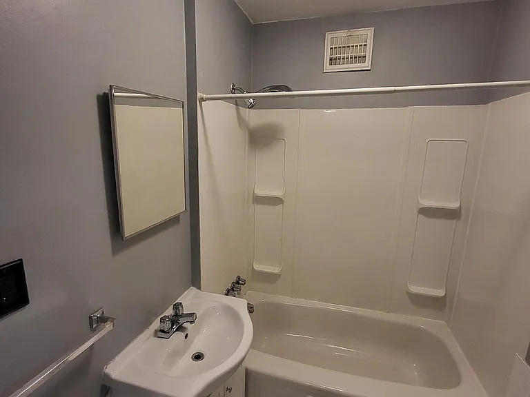 448 Arnley St #3 — Photo 11