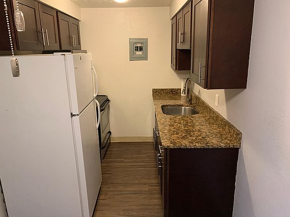 5th image of 625 N Pennsylvania St APT 205