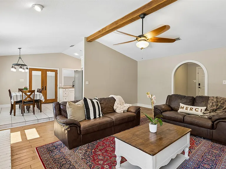 1203 Oakwood Trl — Photo 9