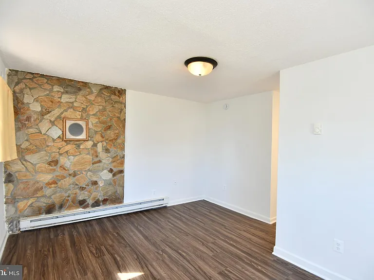 9001 Yorkshire Ln #B — Photo 3