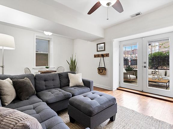 4th image of 1525 W Barry Ave #1F
