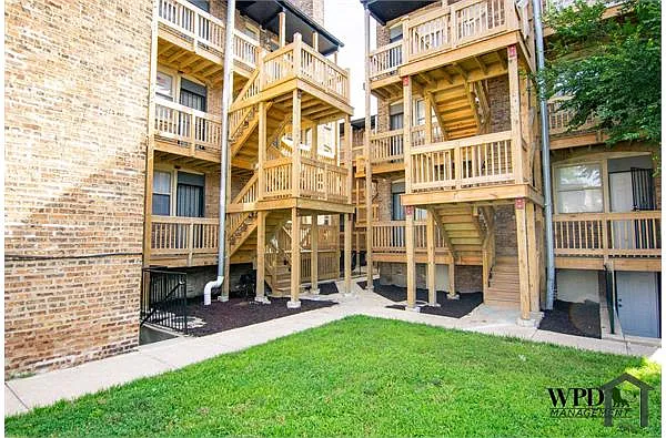 Building Photo - 945 W 78th St #2