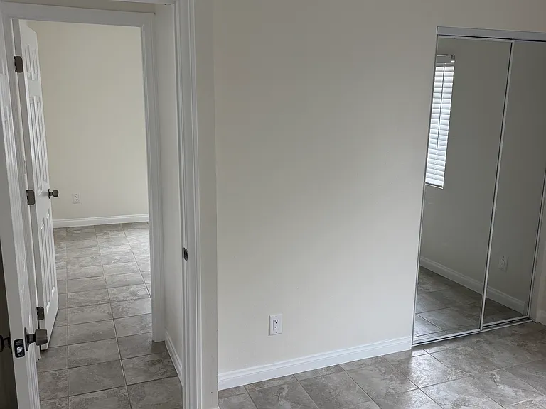 11156 S Grevillea Ave #A — Photo 17