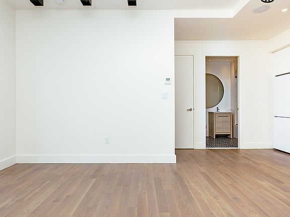 4th image of 1068 Fulton St #7B