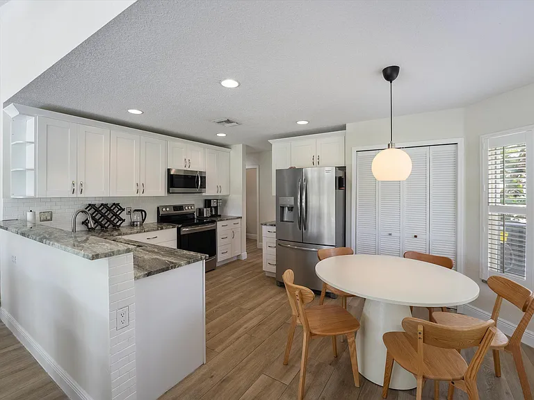4033 Bluff Harbor Way — Photo 6