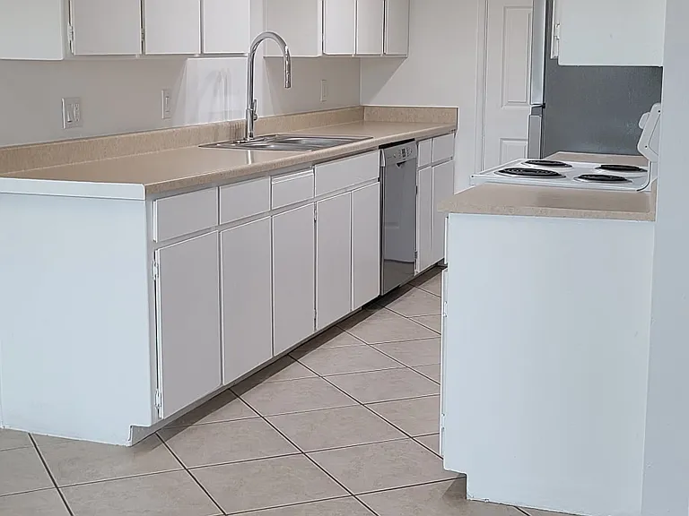 1413 E Dunlap Ave #4 — Photo 7