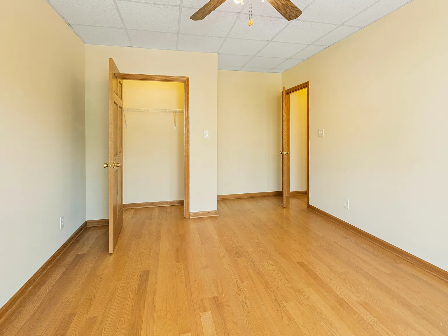 2 bed, 900 sqft, $2,100 — Photo 3