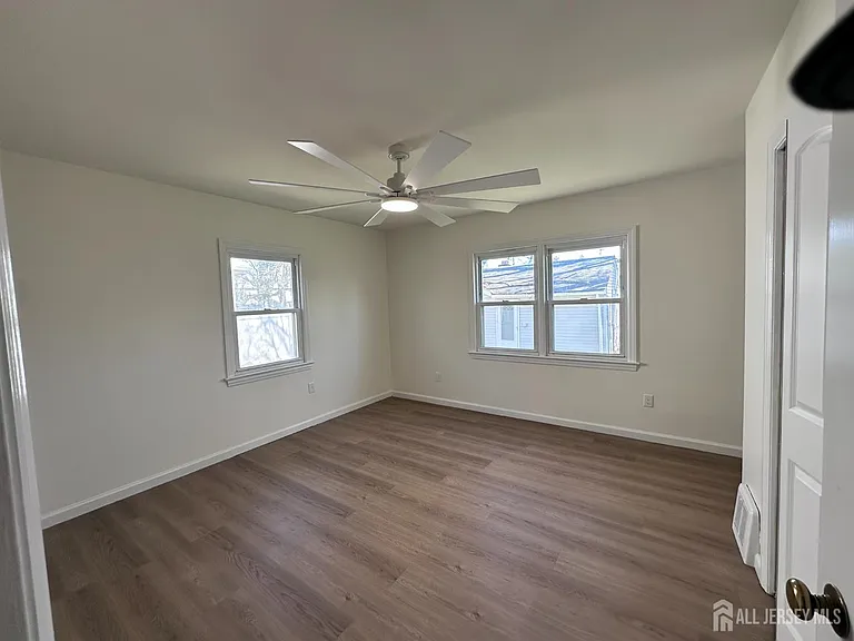 163 Passaic Ave — Photo 4