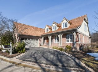 2405 Fox Meadow Ln, Northfield, IL 60093