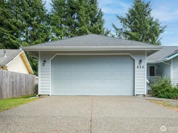 654 Woodland Loop NE, Ocean Shores, WA 98569
