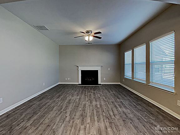 3rd image of 5060 Manning Dr