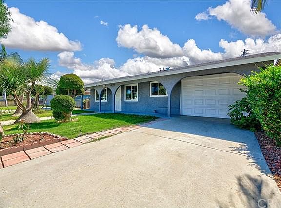 3rd image of 17606 Grayland Ave