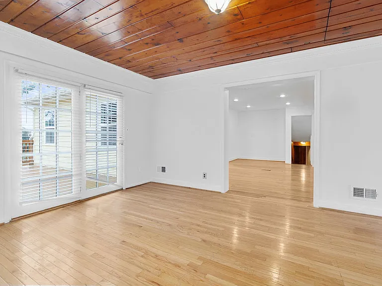 6138 Beachway Dr — Photo 12