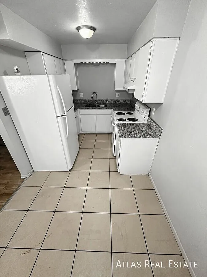 Showings Available today with Move in Special! — Photo 2