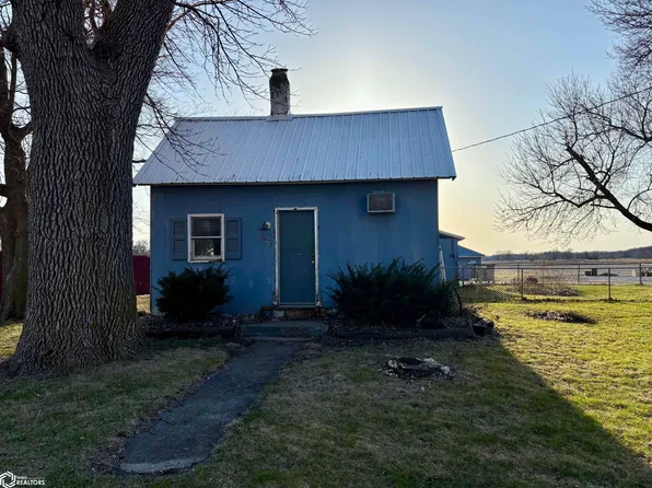 902 4th St, Livermore, IA 50558