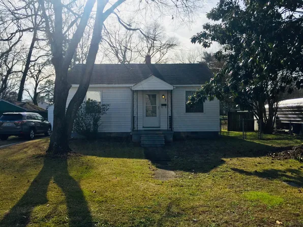 7 Kelly Dr, Portsmouth, VA 23702