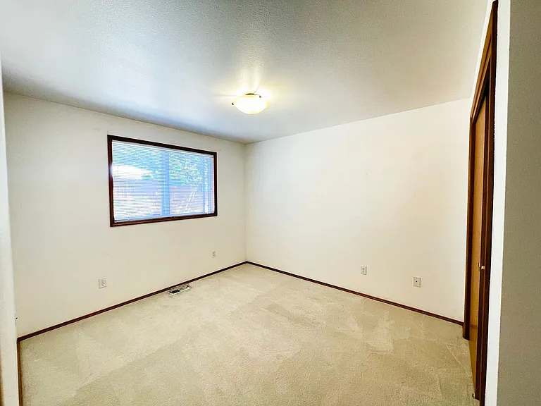 3022 Russell Way #B — Photo 11