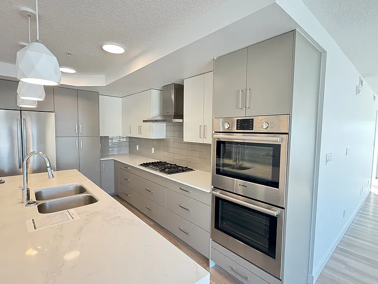 2107 34th Ave SW — Photo 43