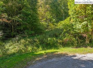 Rocky Knob Trl, Sugar Grove, NC 28679