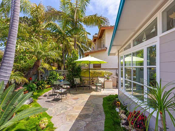 Private front patio with barbecue