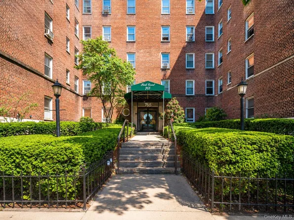 765 Bronx River Rd #6G, Bronxville, NY 10708